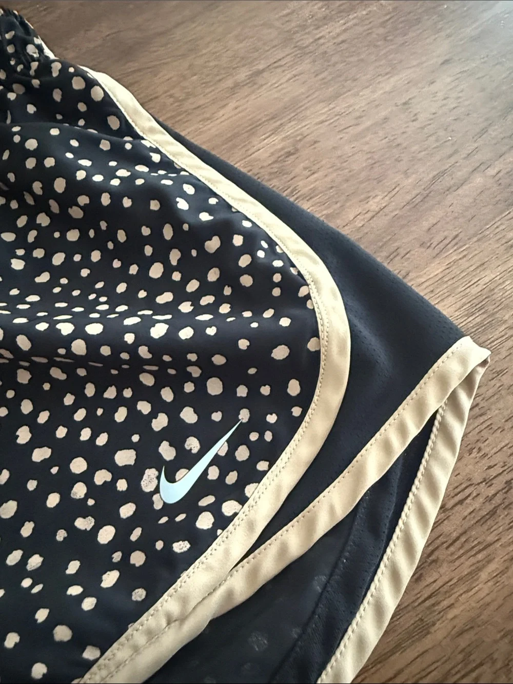 Nike women’s dri-fit tempo running shorts